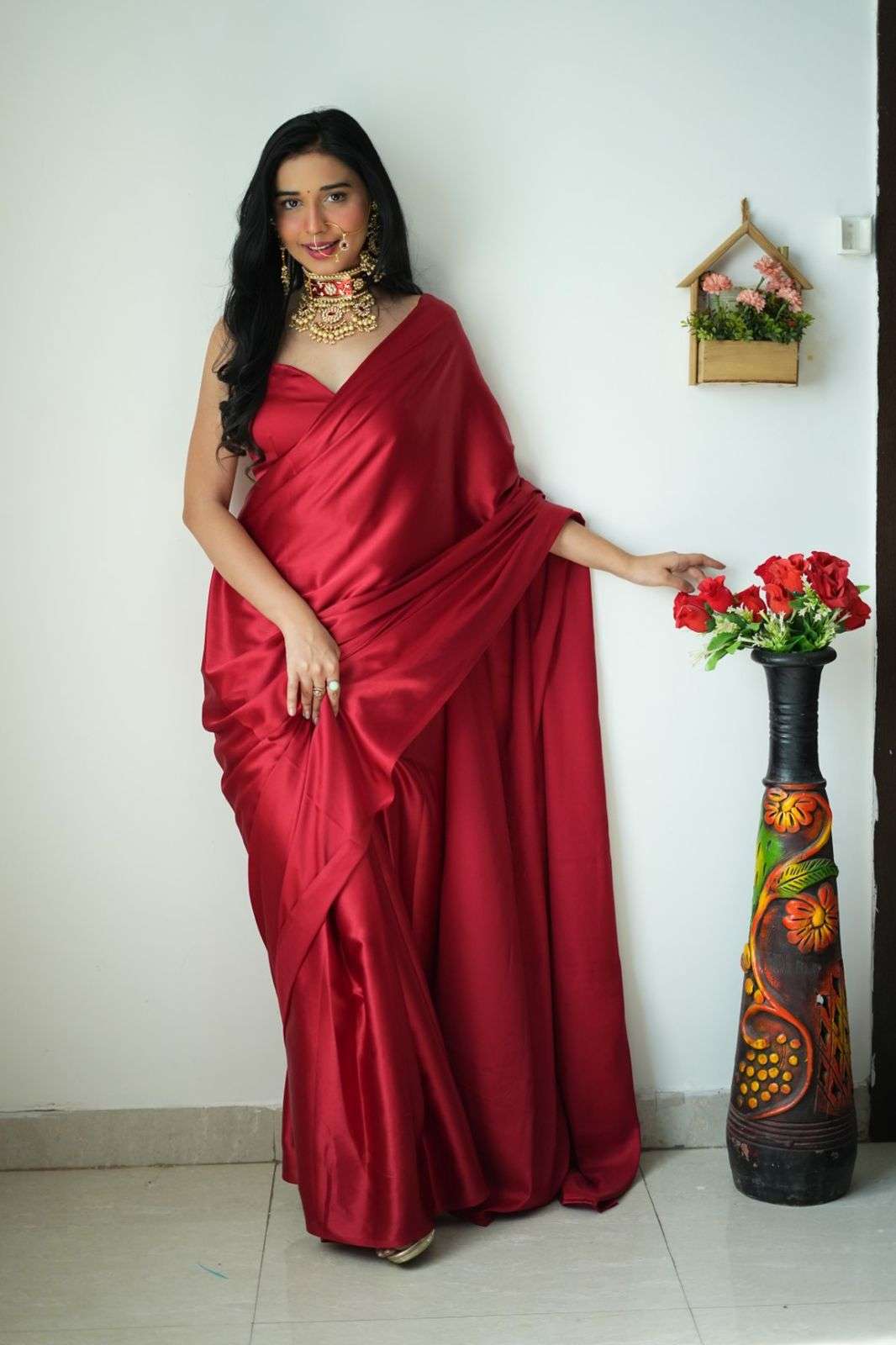 super hit ready to wear just one minute to wear saree one minute just wear saree fabric satin soft ready to wear saree size up to 28 to 46 any can wear