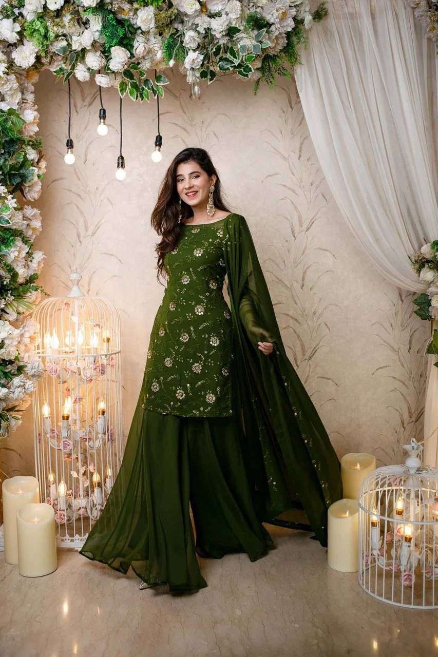 Arabic Prom Gown: High Quality Lace Appliqued A Line Green Velvet Evening  Gown With Sweep Train And Long Sleeves From Weddingteam, $127.42 |  DHgate.Com