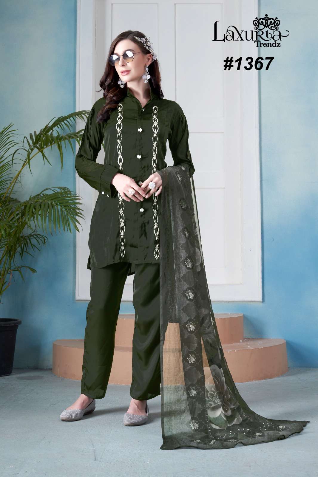 laxuria trendz design number 1367 cord set designer tunic with gorgeous handwork front n back  n sleeves in pattern n glamours 