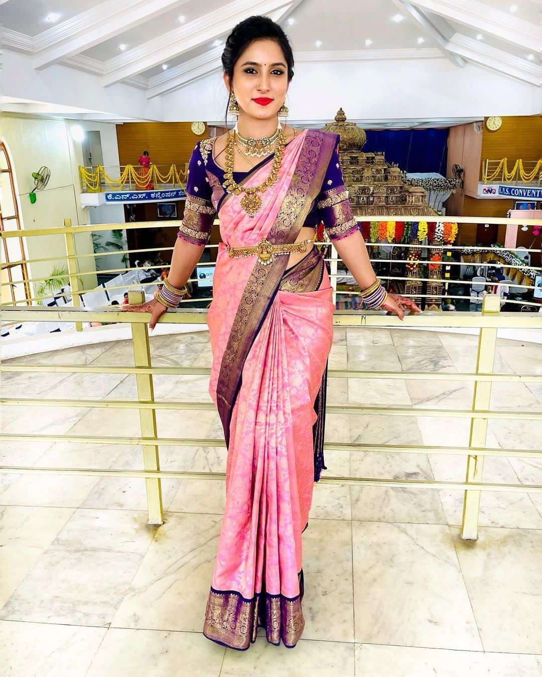 weds budget saree saree fabric soft lichi silk blouse constrast lichi silk blouse with work jacquard waving work with gold waving all over saree designer saree banarasi silk saree southindian fashion saree 