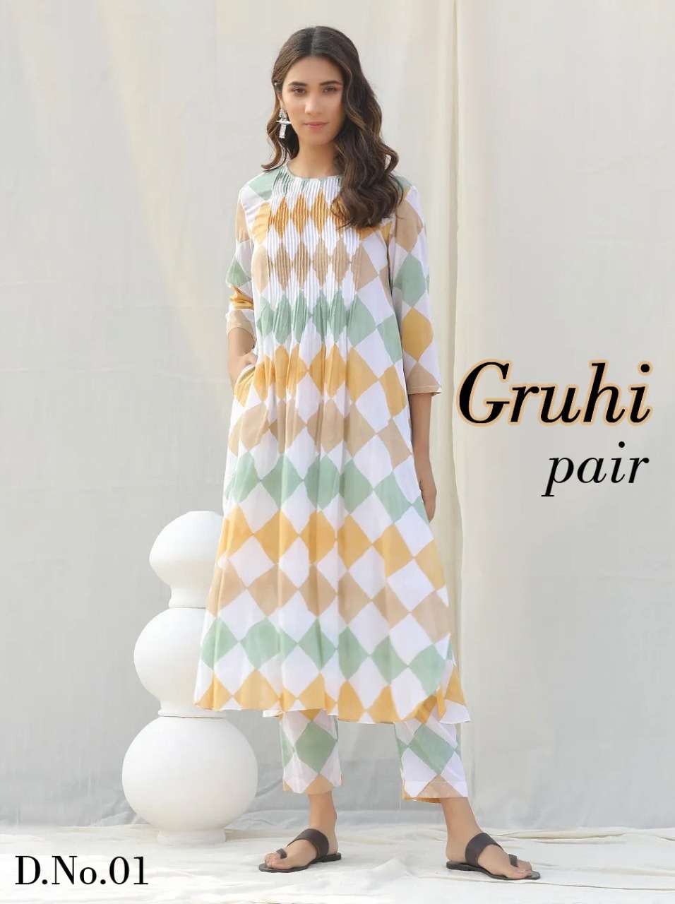 gruhi pair kurati and pant 6 colour fabric cotton size m to xxl  length kurti 44 to 46 stylish cord set kurtie with pant in same prints coord set   