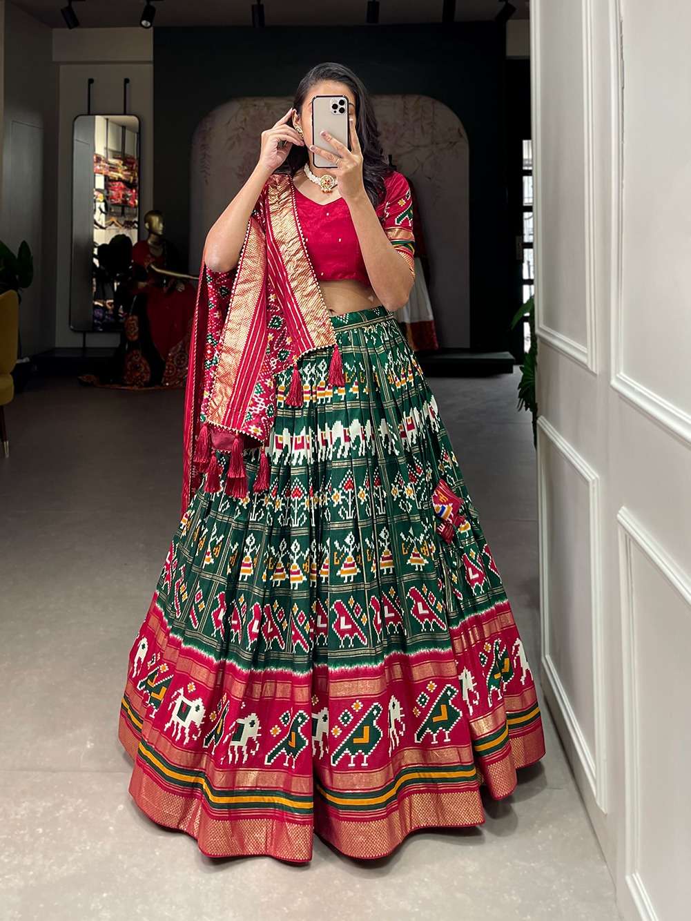 lehenga choli simple yet amazing beautiful tussar silk chaniya choli is best for you to wear this wedding season for long hours and yet remain very comfortable 1685grn 1685owt 1685red