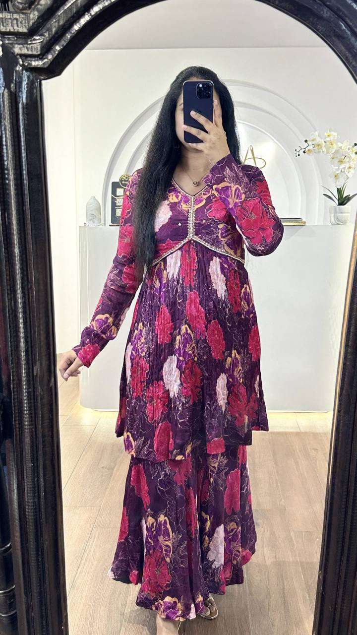 894 purple alia sharara set be the talk of the town with this beautiful chinnon alia cut sharara set with side slit this piece is made from shiny silk fabric with a beautiful floral print 