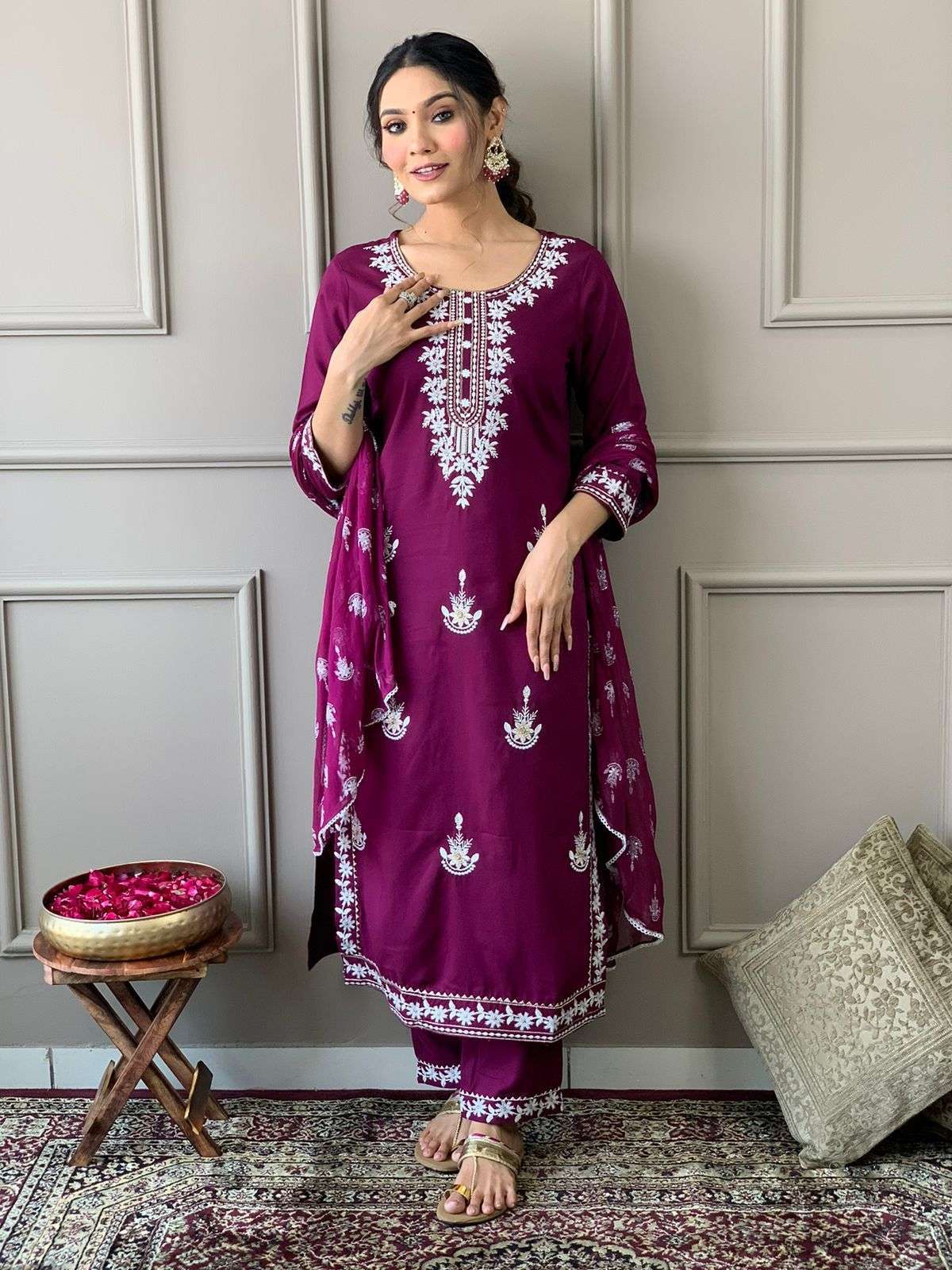  festival special new launch catalogue name sakira beautiful kurta with heavy embroidery lace work  on yoke along with pants with duppata special heavy embroidery design fabrictop rayon fabric