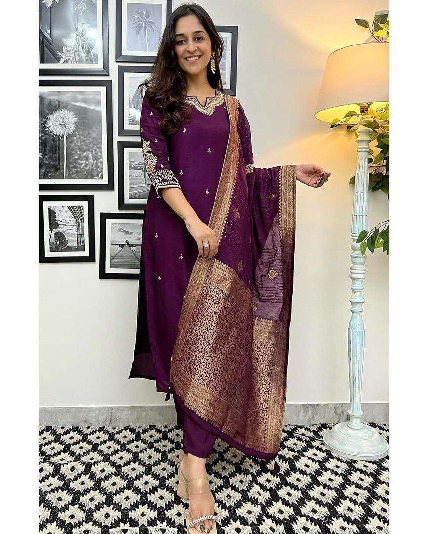 new beautiful heavy fully stitchied suit set brand showroom piece coding hevay full work featuring beautiful heavy suit set which is beautifully decorated readymade suit 