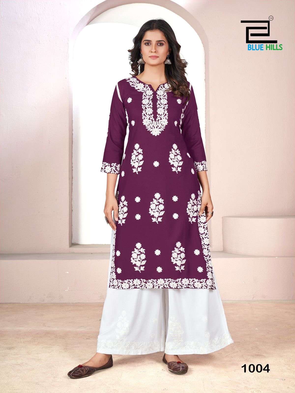 vaanya trending heavy embroidery work long kurti with plazzo fabric details top heavy rayon heavy embroidery work plazzo heavy rayon embroidery work border size m to xxl 