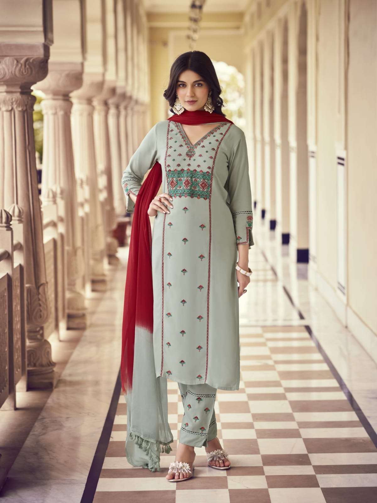 kasida karissa brand is bringing the kurties of 3 pcs concept with liva tag premium liva rayon dupatta preimium nazneen with lace style thread work plus hand work size m to 3xl 