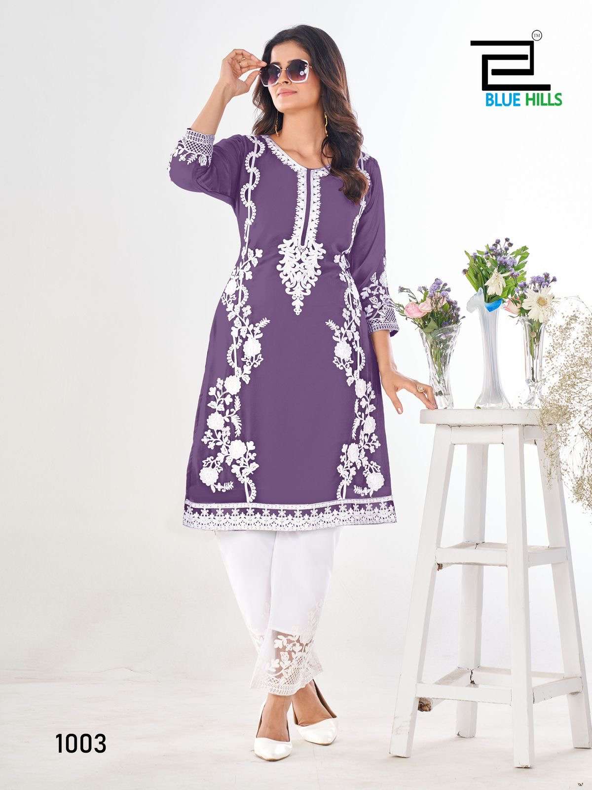 noori heavy embroidery work straight kurti with pant fabric details top heavy georgette with inner crepe  heavy embroidery work pant malai silk embroidery work border size m to xxl