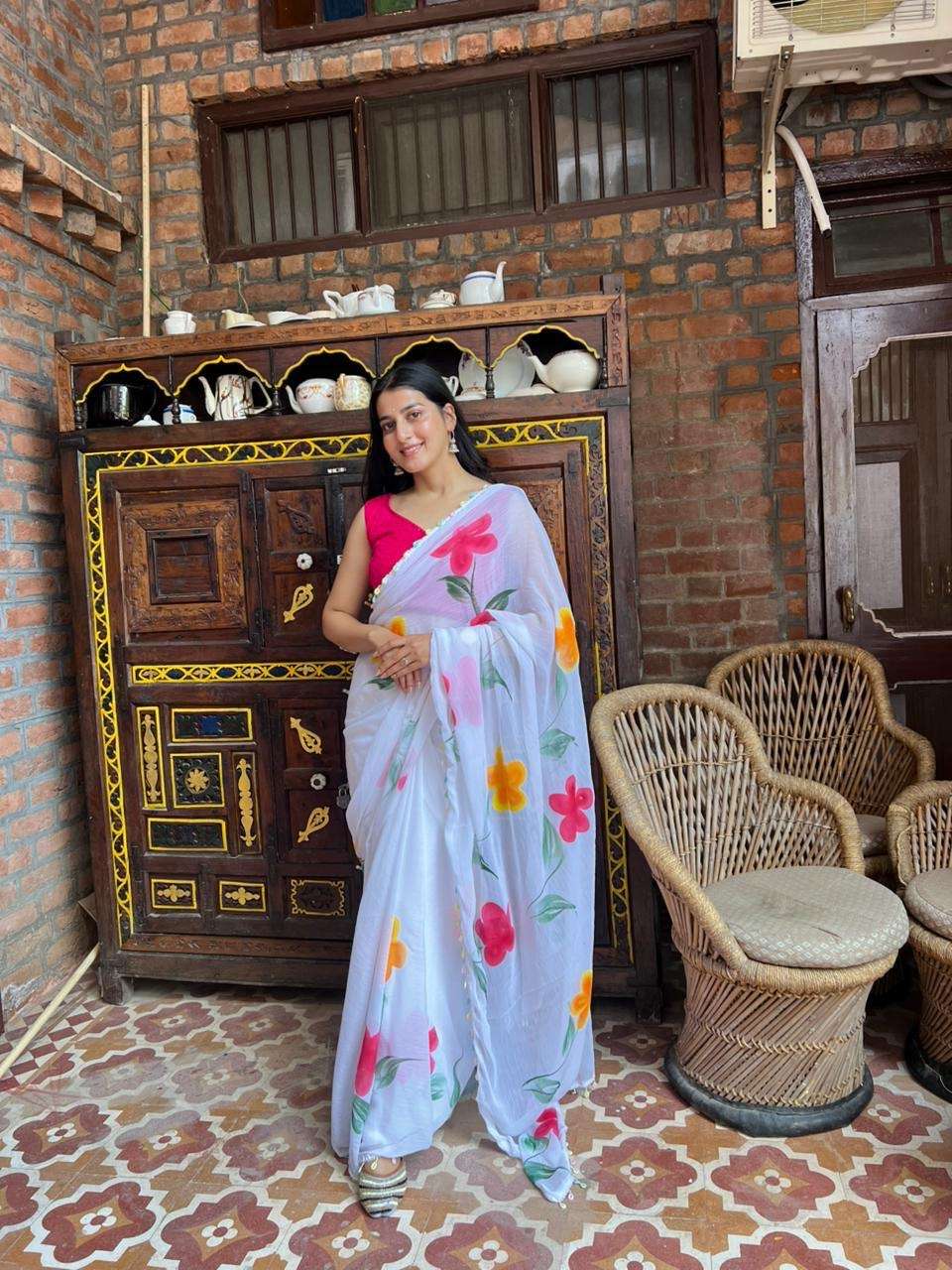 saree catalogue parinda 2 fabric chiffon fabric with beautiful floral handbrush print with gold foil print and fancy  kabadi lace bordar with contrast art silk blouse saree