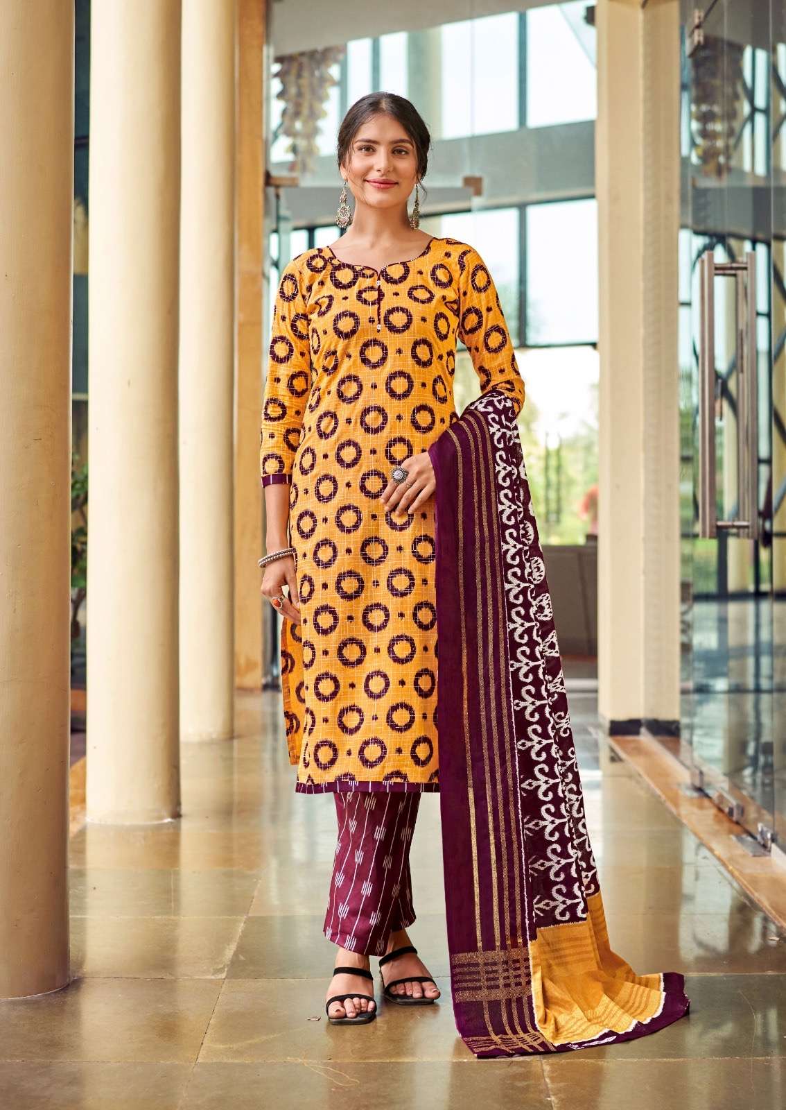 stock update readymade kurtie pent with dupatta fabric pure cotton print type printed cotton package contains kurti with full lining astar ke sath size l 40 to xl 42