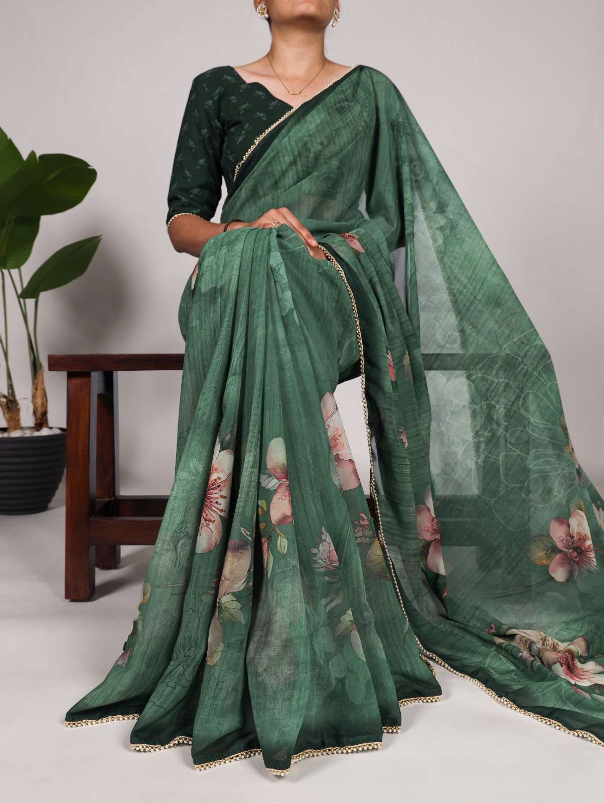 georgette saree floral georgette simply stunning  ynf7005 saree fabric georgette saree work floral print with lace border saree length blouse unstitched georgettework floral print with lace border