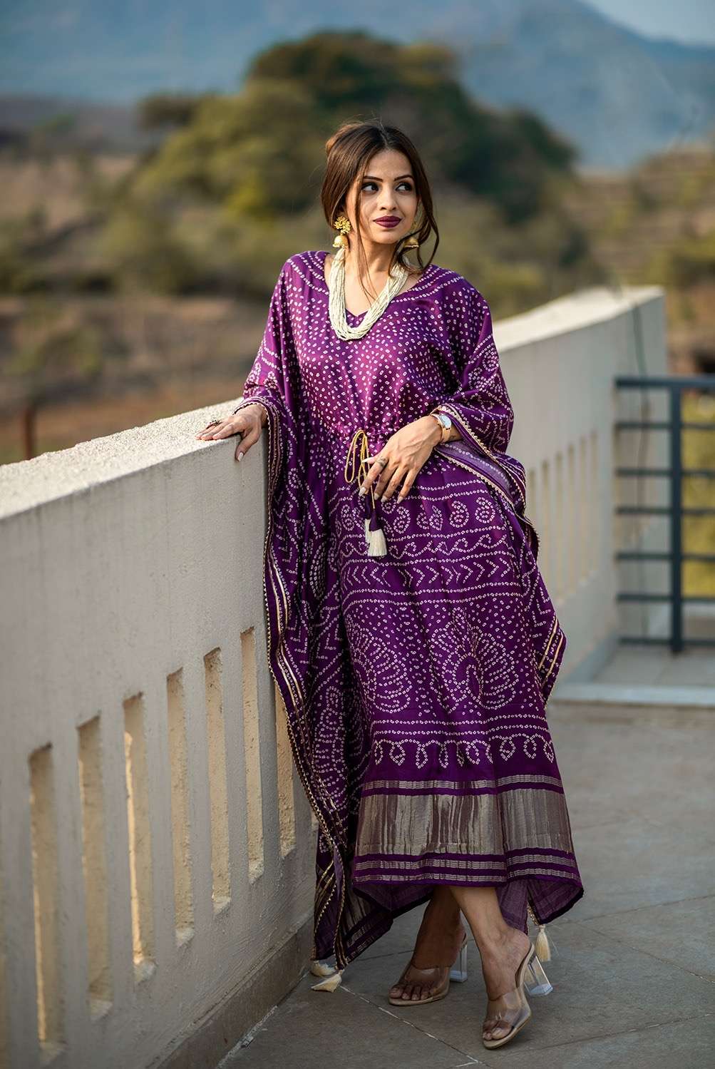 kaftan collection this oversize kaftan dress is the best choice for the summer can be transformed for any occasion from casual to special occasion nnk3001 pure gaji silk