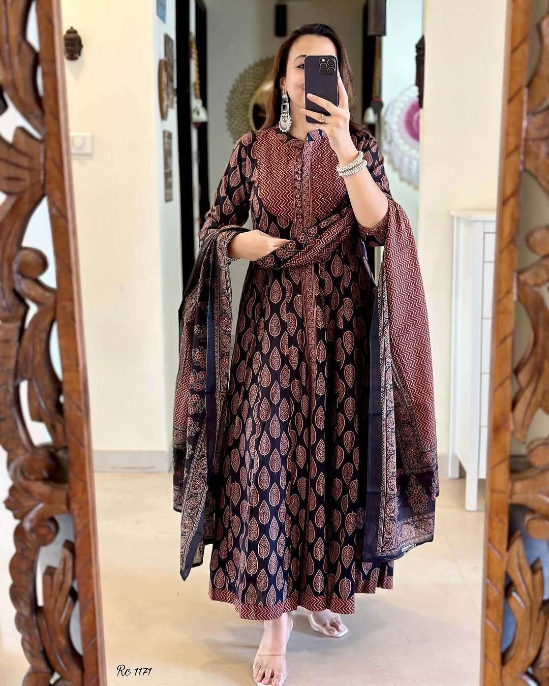 readymade pure cotton embroidery work  suit set cotton 60 60 showroom piece hand work fullheavy suit set which is beautifully decorated with intricate hand embroidery work and prints