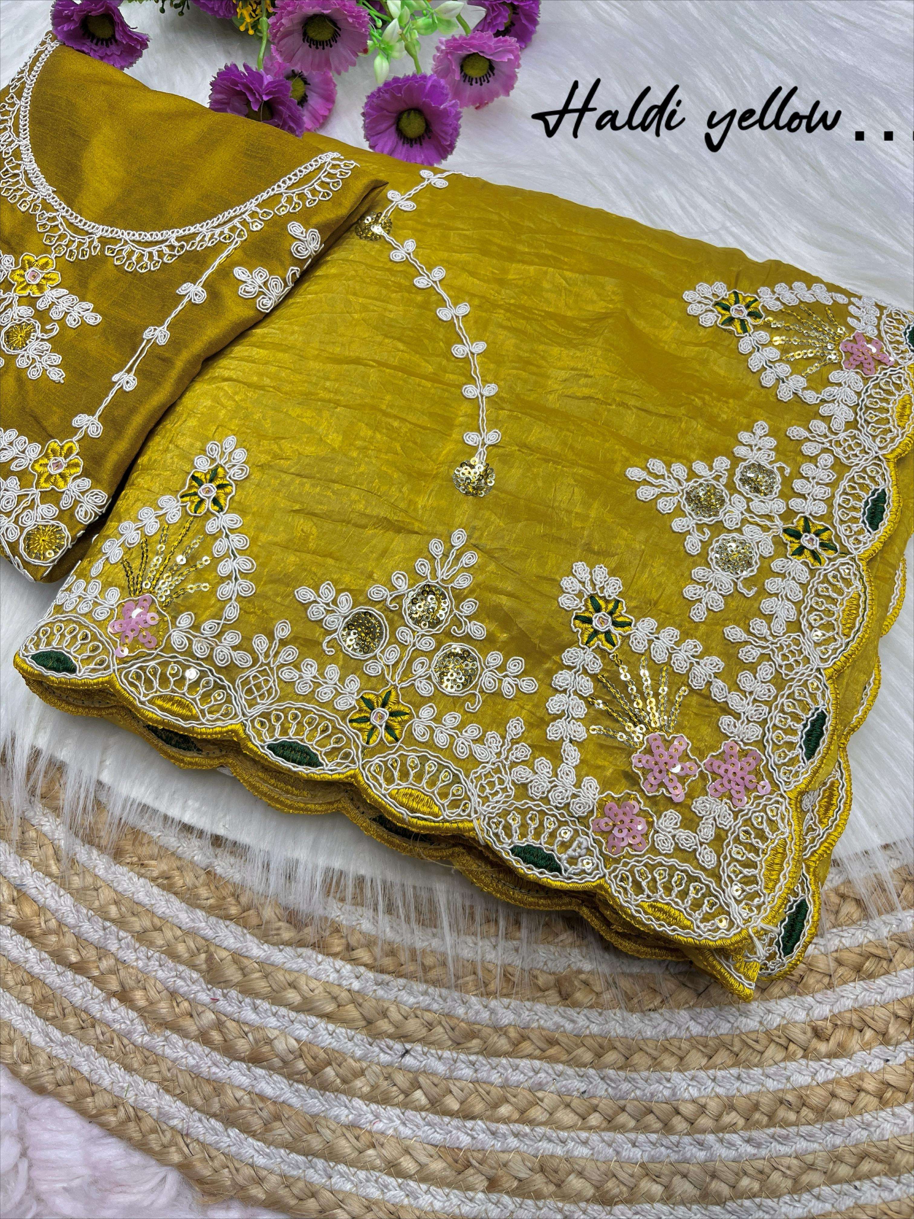 saree fabric n details beautiful soft gold crush saree with heavy cpallu pittacoding work with 2 mm plus 5mm sequnce work along with multi thread work n wholesaree zaal work fully work mono blouse