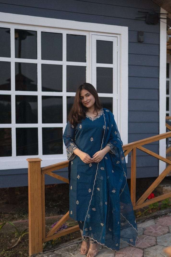 raasha cotton thread embroidery kurti palazzo dupatta set step into timeless elegance with this beautifully crafted 3piece suit set featuring a chanderi silk kurti matching palazzo and a delicate dupatta
