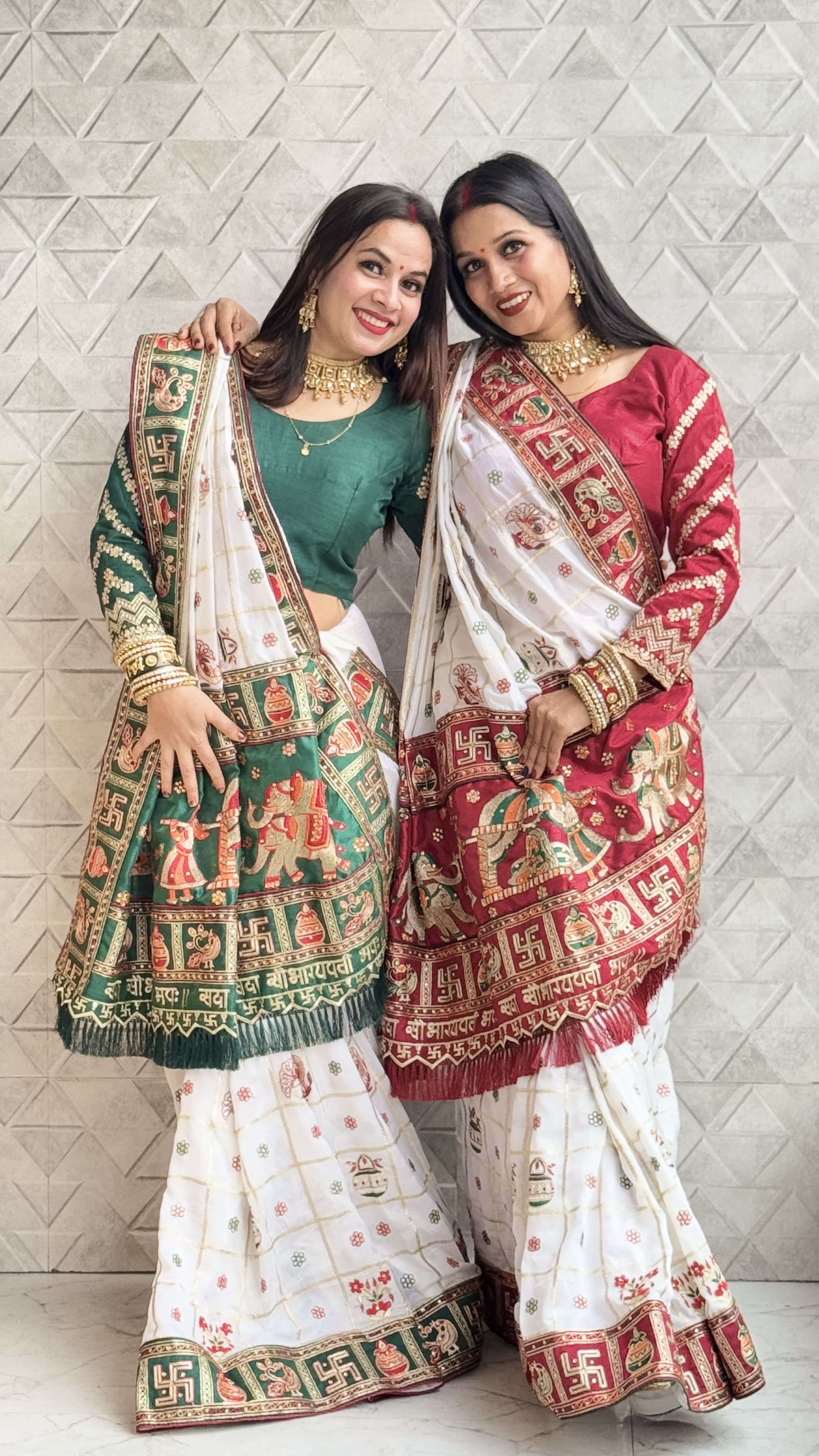 saree panetar patola n saubhagyavati bhava catalogue name kalash saree fabric heavy soft silk blouse fabric satin silk work embroidery diamond work embroidery lace latkan designer saree 