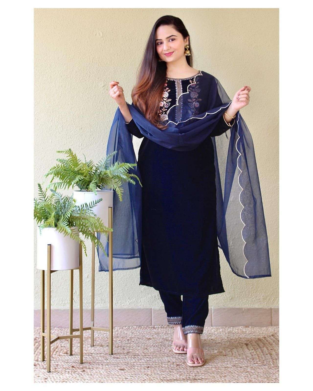 Navy Blue Velvet Kurta & Pant Set